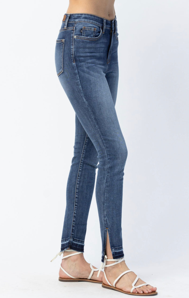 Side view of Judy Blue Skinny w/Released Hem and Side Slit